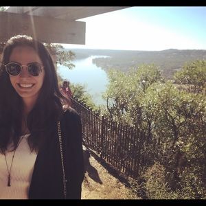 Meet your Posher, Andreia